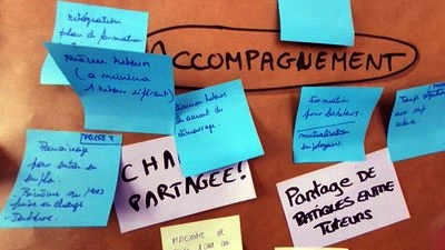 post-it lors de l'atelier de travail